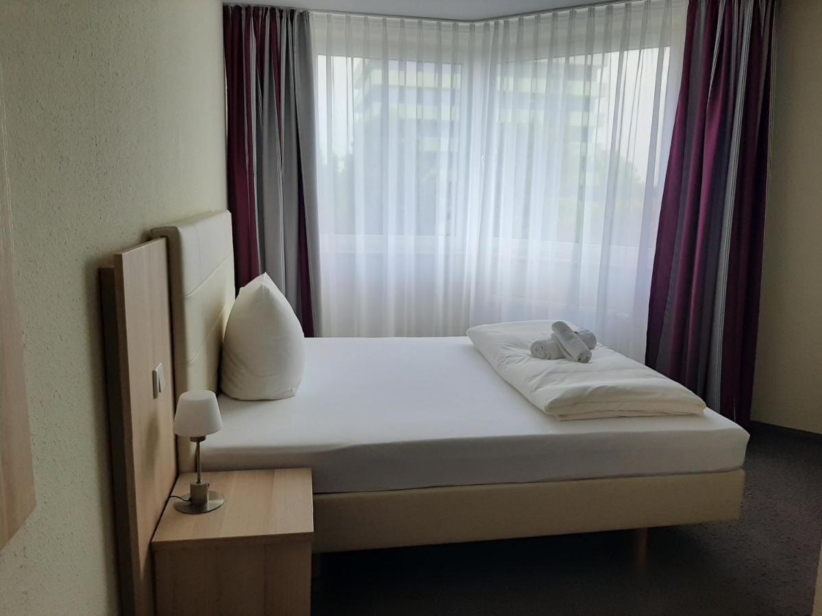 Hotel Siebenschlaefer Am Wasserturm อัลสดอร์ฟ ภายนอก รูปภาพ