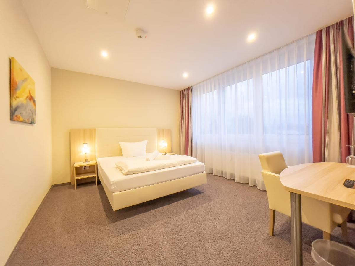 Hotel Siebenschlaefer Am Wasserturm อัลสดอร์ฟ ภายนอก รูปภาพ