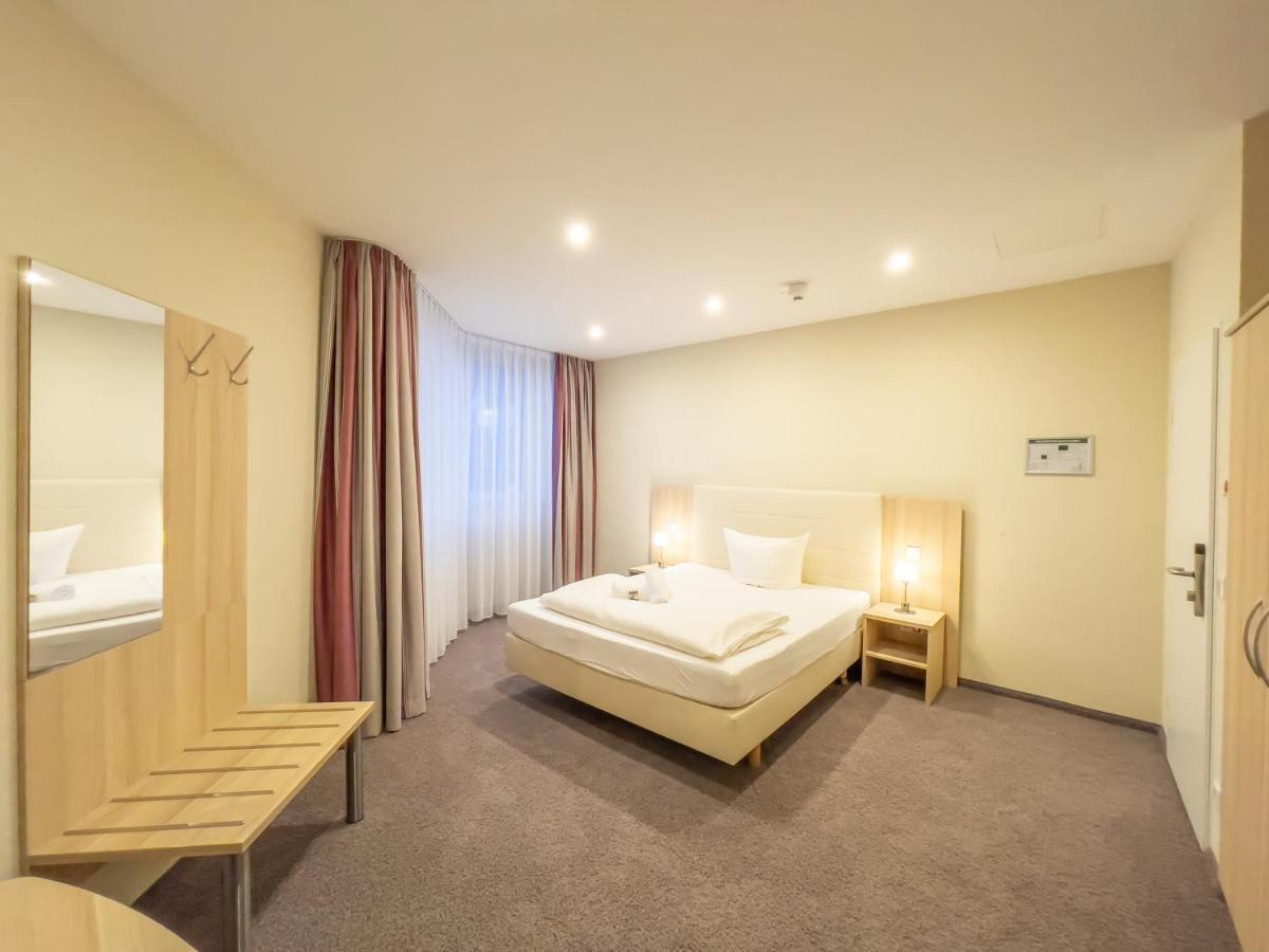 Hotel Siebenschlaefer Am Wasserturm อัลสดอร์ฟ ภายนอก รูปภาพ